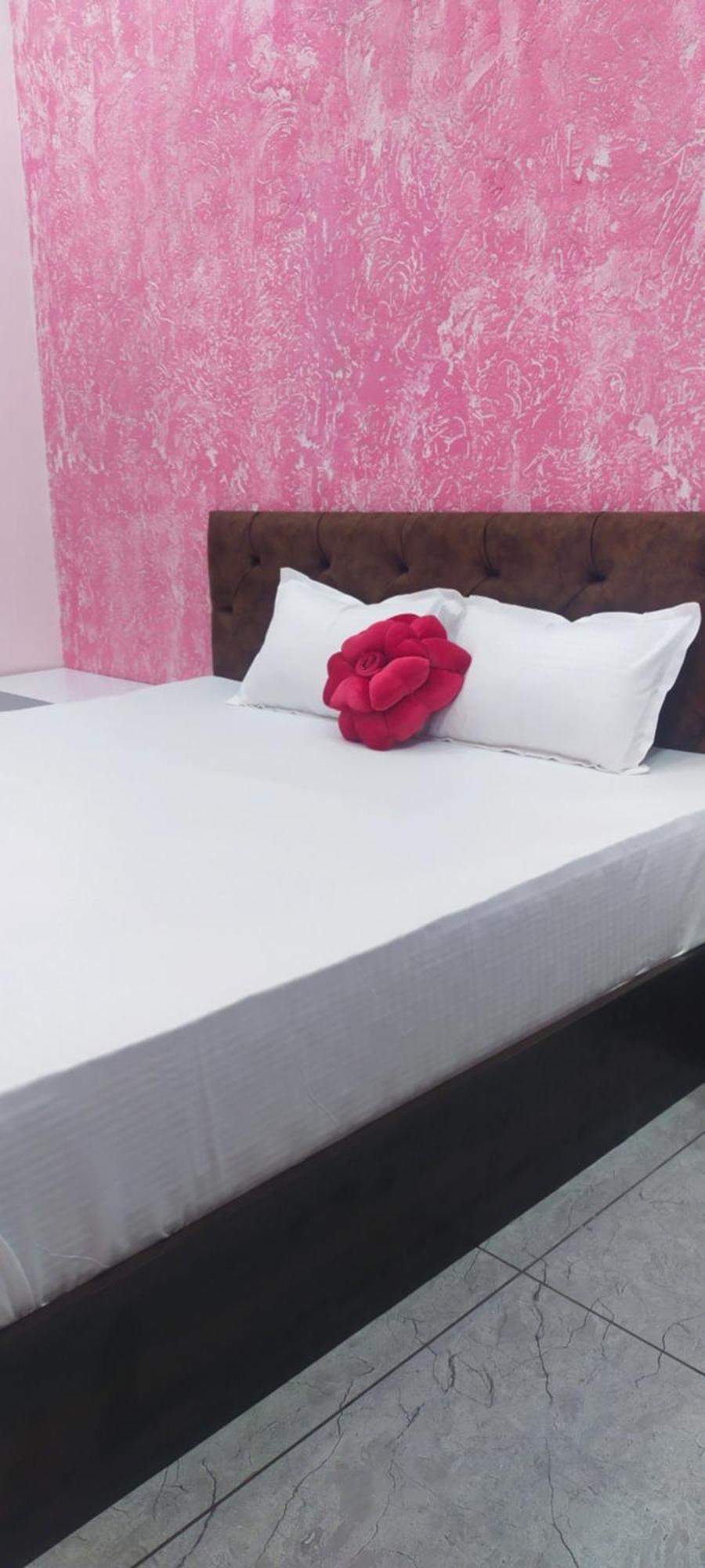 Anant Home Stay اوجاين الغرفة الصورة