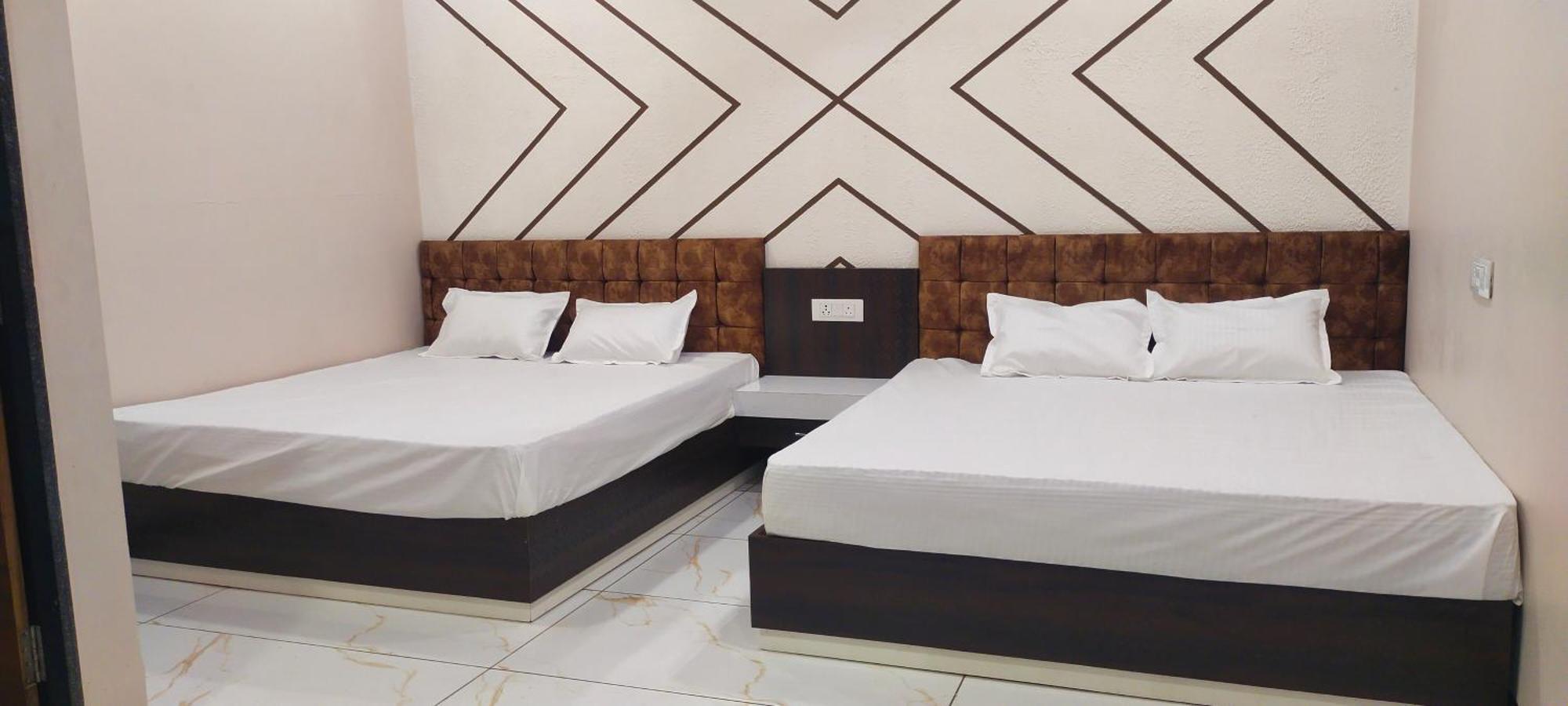 Anant Home Stay اوجاين المظهر الخارجي الصورة