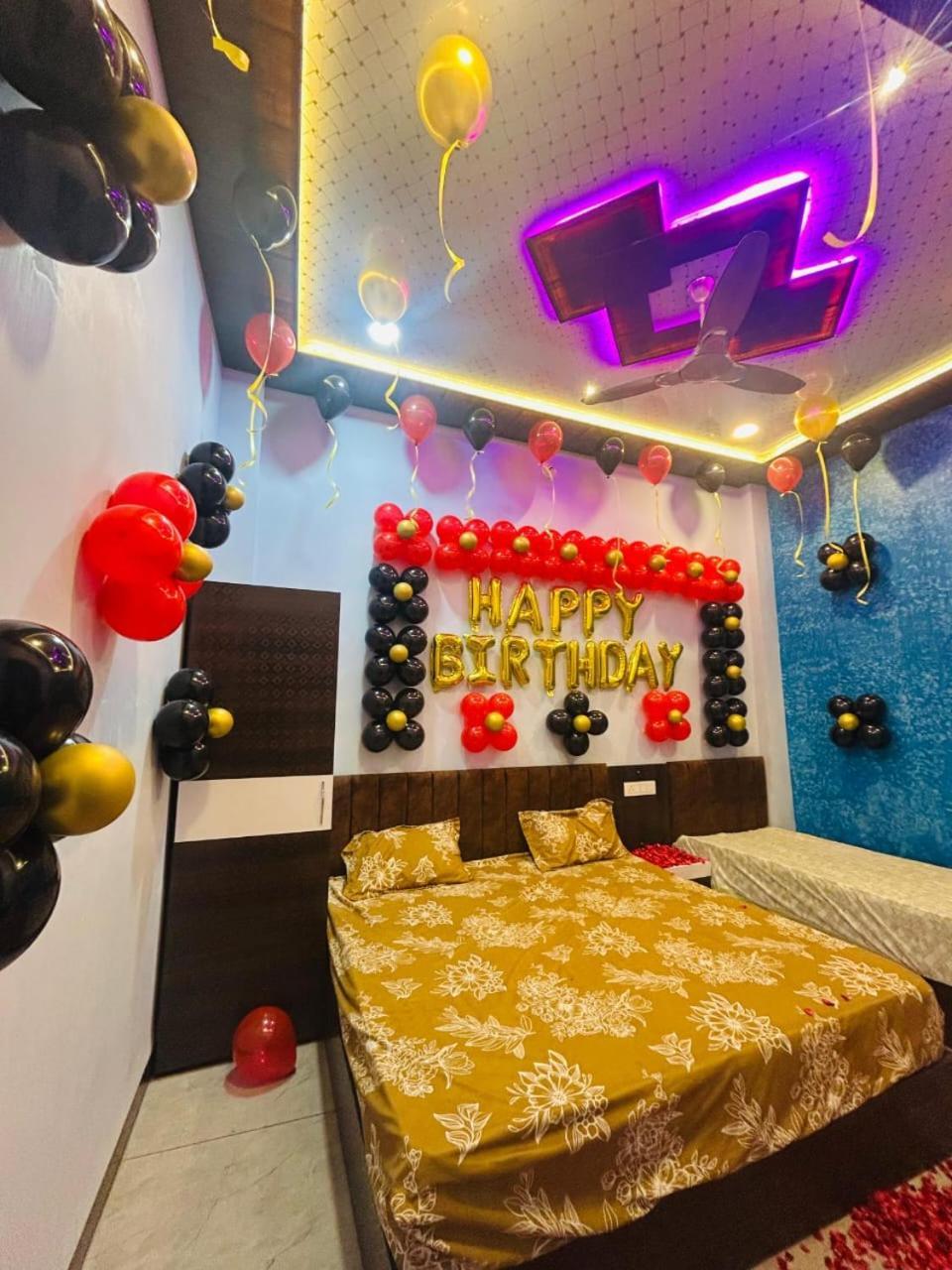 Anant Home Stay اوجاين الغرفة الصورة