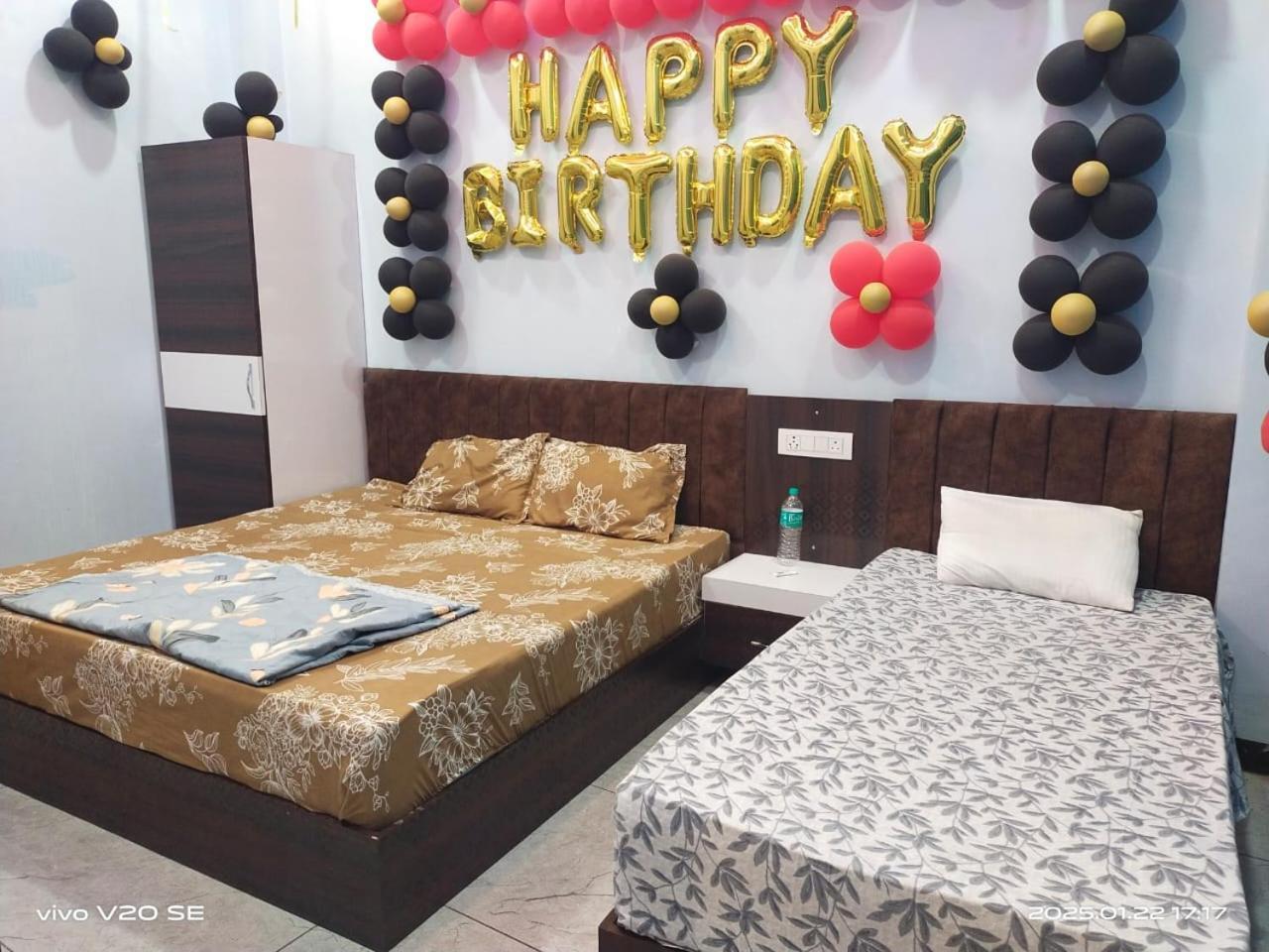 Anant Home Stay اوجاين الغرفة الصورة