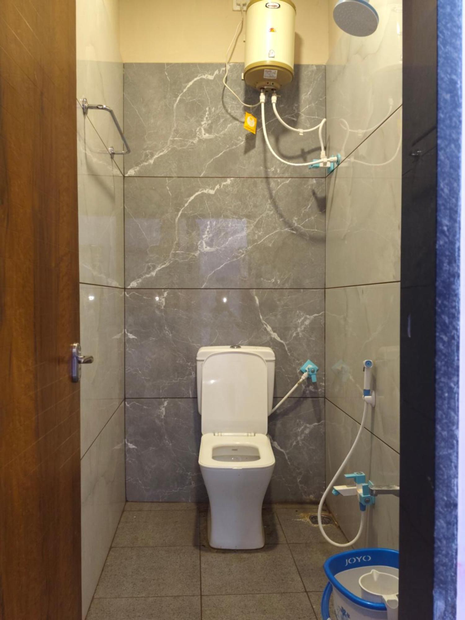 Anant Home Stay اوجاين الغرفة الصورة